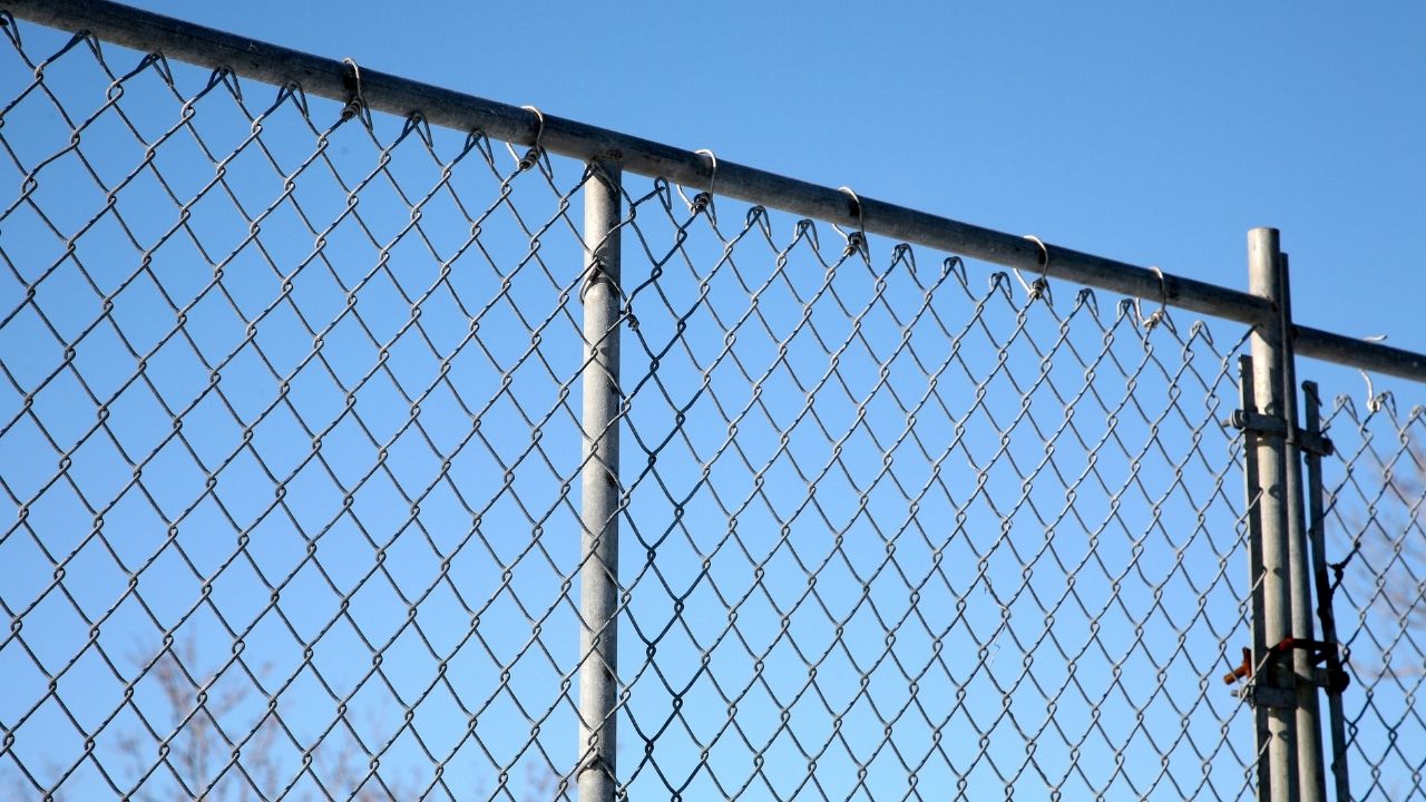 Does Galvanized Wire Mesh Rust? Get Answers to 6 FAQs